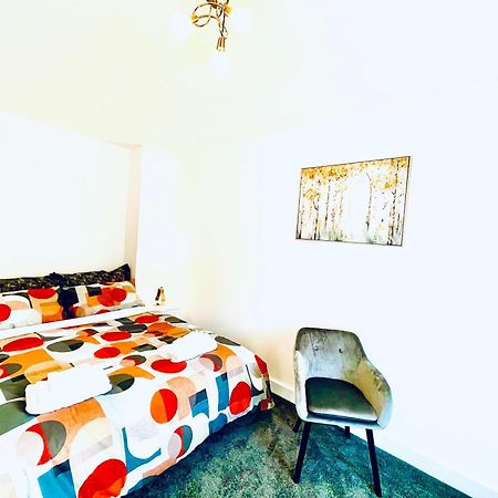 Apartament Modern Townhouse, Sleeps 4 With Parking Wakefield Zewnętrze zdjęcie