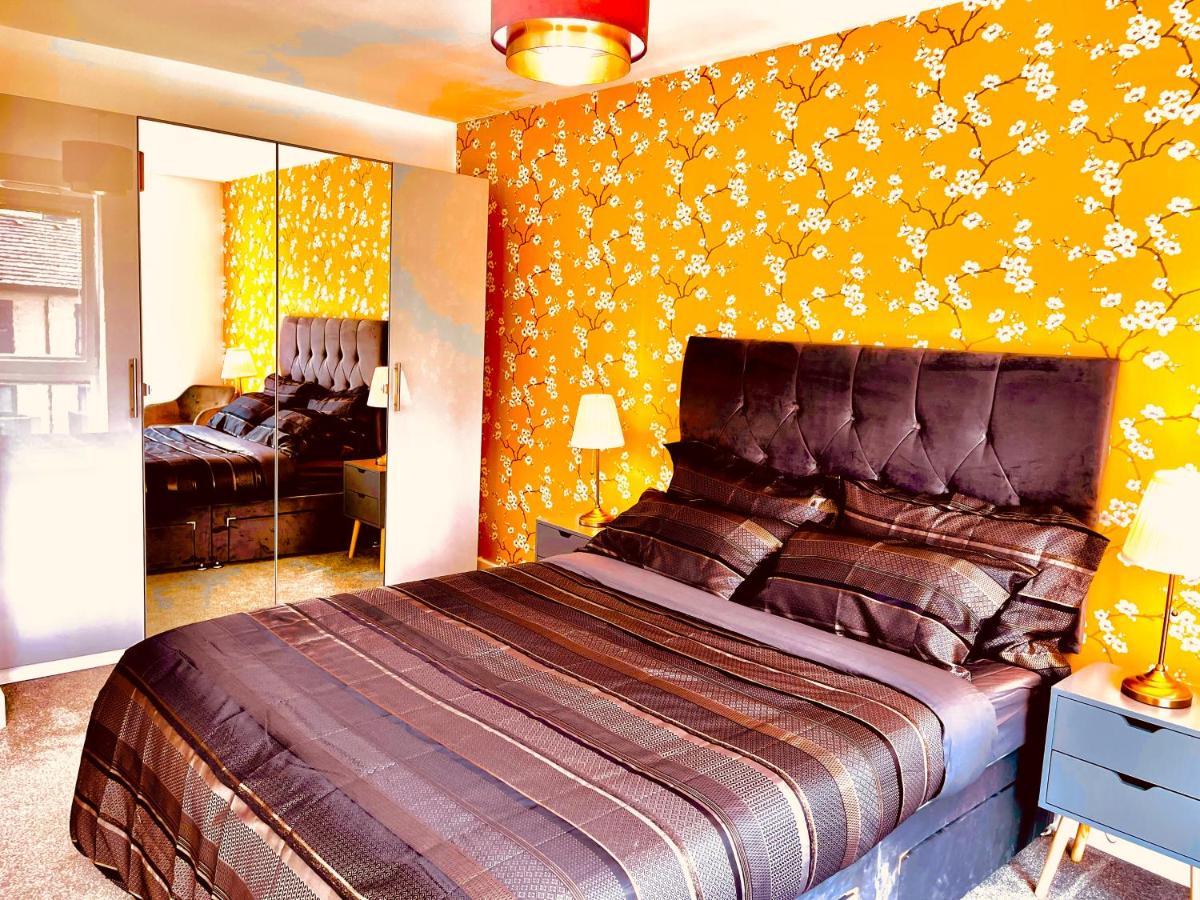 Apartament Modern Townhouse, Sleeps 4 With Parking Wakefield Zewnętrze zdjęcie