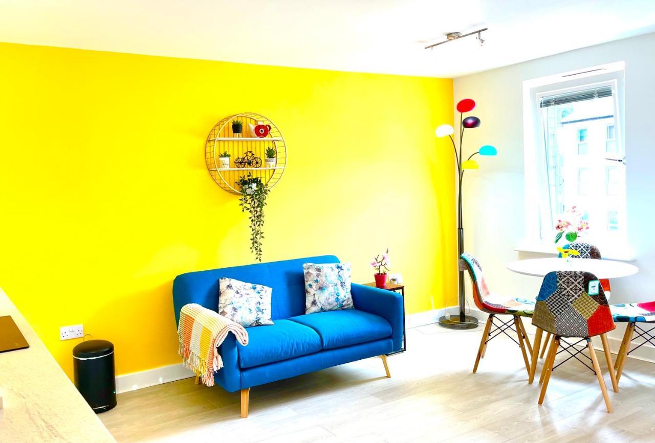 Apartament Modern Townhouse, Sleeps 4 With Parking Wakefield Zewnętrze zdjęcie